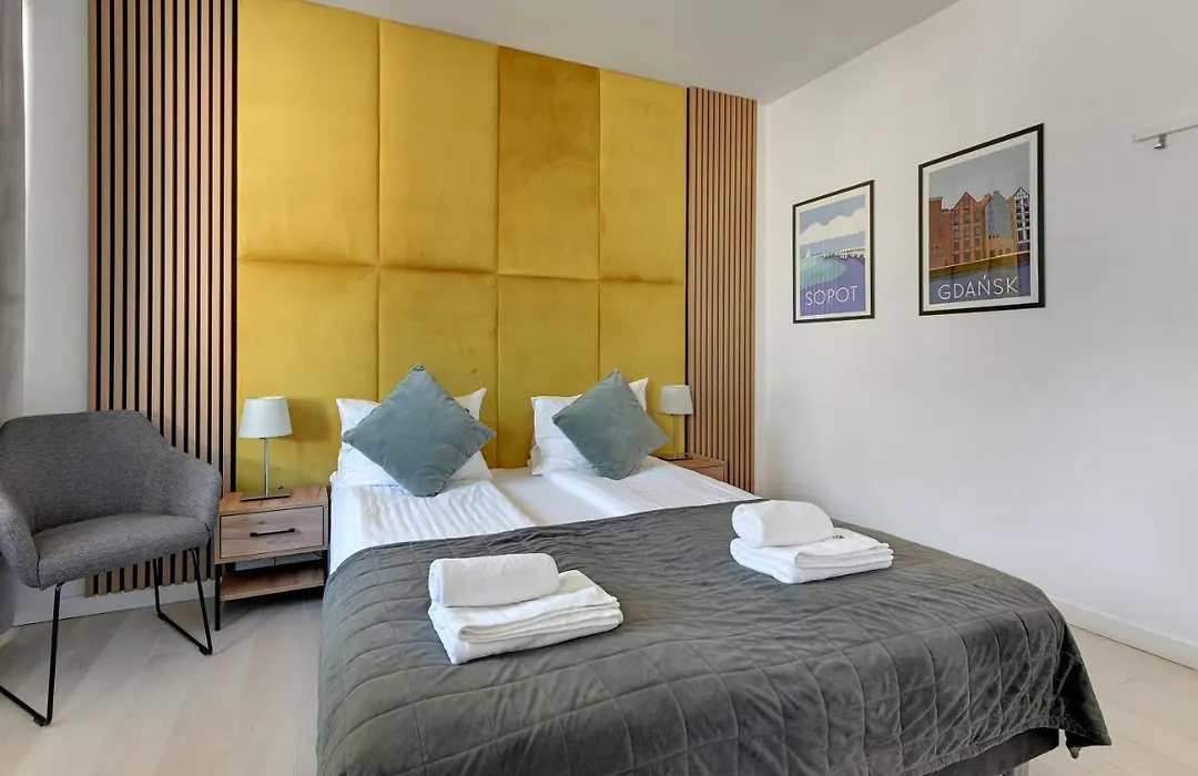 Lion Apartments - Chopina 29 With Parking 5 Min From The Beach And Center-1